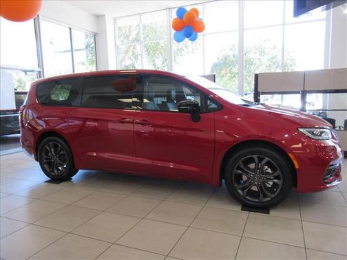 2026 Chrysler Pacifica L