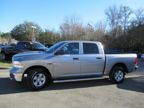 Photo 4 of 30 of 2019 RAM 1500 Classic Tradesman