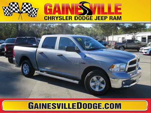 Photo 1 of 30 of 2019 RAM 1500 Classic Tradesman