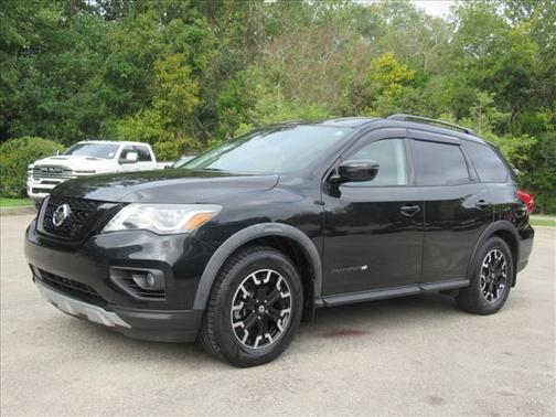 2020 Nissan Pathfinder SV
