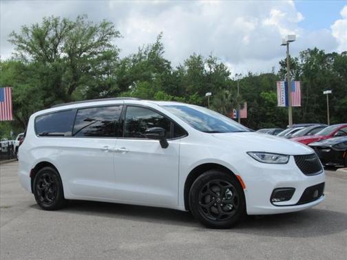 2025 Chrysler Pacifica Hybrid Premium S Appearance Pkg