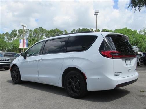 2025 Chrysler Pacifica Hybrid Premium S Appearance Pkg