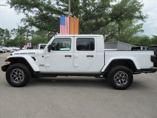 Bright White Clearcoat 2026 Jeep Gladiator Rubicon