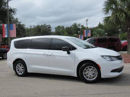2026 Chrysler Voyager LX