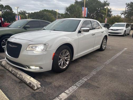 2017 Chrysler 300 Limited