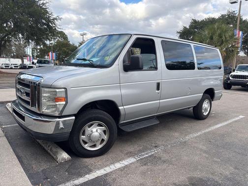 2014 Ford E350 Super Duty XLT