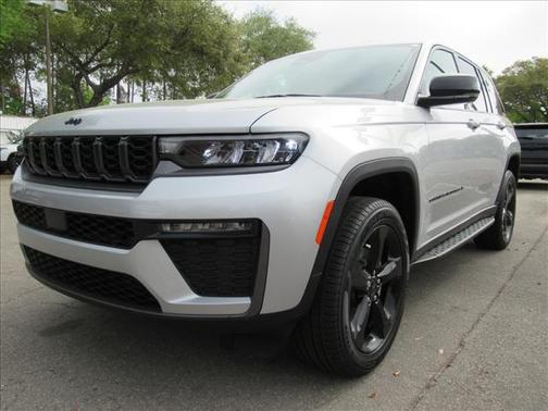Silver Zynith 2026 Jeep Grand Cherokee Limited