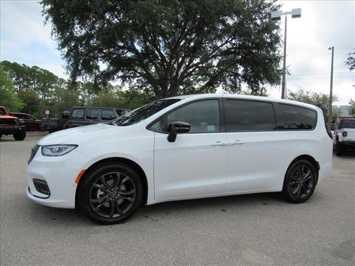 2026 Chrysler Pacifica L