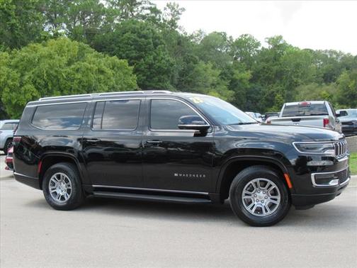2023 Jeep Wagoneer L Base