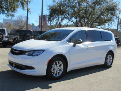 2026 Chrysler Voyager LX