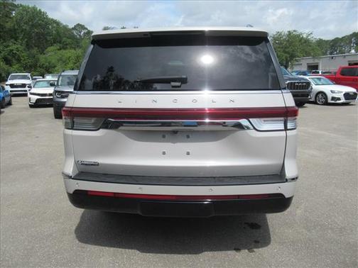 Pearl Metallic 2024 Lincoln Navigator Reserve