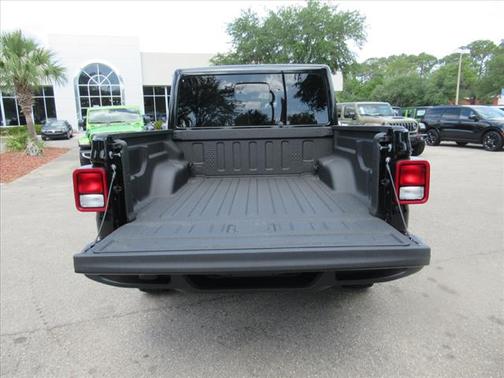 2025 Jeep Gladiator High Tide