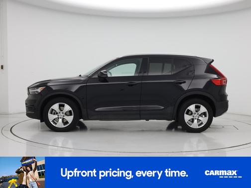 Black 2021 Volvo XC40 T4 Momentum