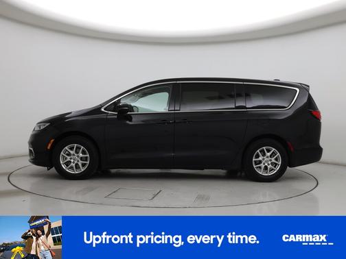 Black 2023 Chrysler Pacifica Touring L