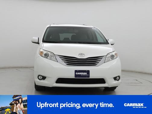 White 2017 Toyota Sienna XLE