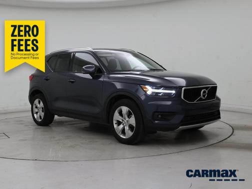 Blue 2021 Volvo XC40 T5 Momentum