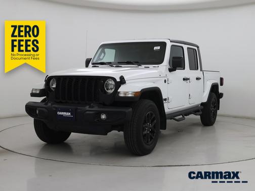 White 2022 Jeep Gladiator Altitude