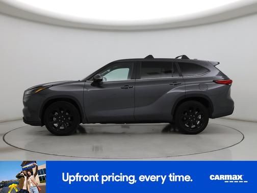 Gray 2023 Toyota Highlander LE