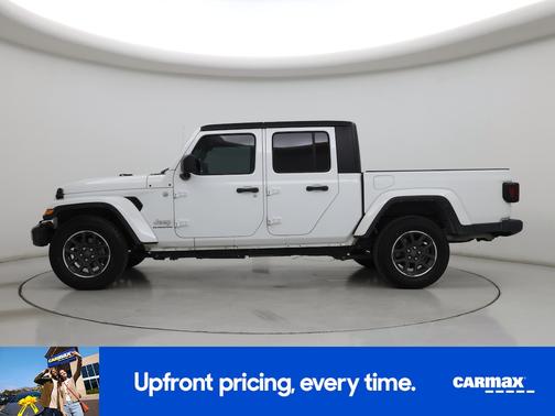 White 2022 Jeep Gladiator Overland