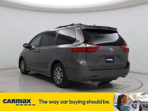 2020 Toyota Sienna XLE