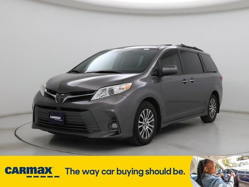 2020 Toyota Sienna XLE