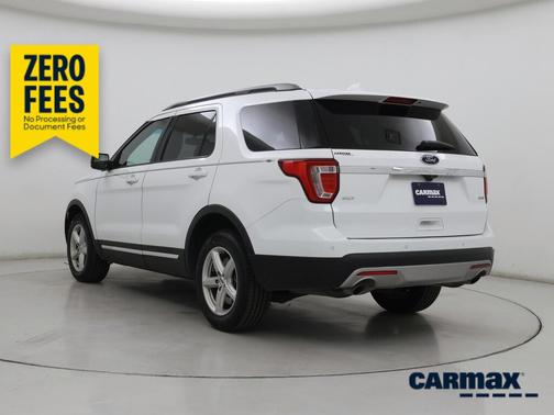 White 2017 Ford Explorer XLT