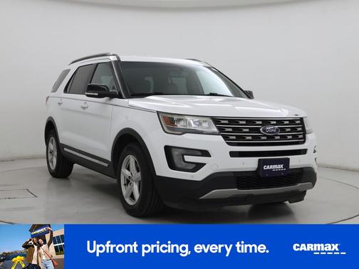 White 2017 Ford Explorer XLT