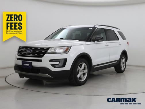 White 2017 Ford Explorer XLT