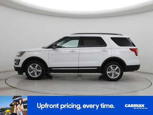 White 2017 Ford Explorer XLT