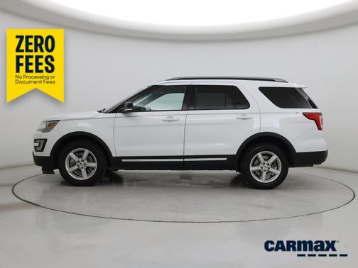 White 2017 Ford Explorer XLT