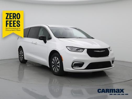 White 2024 Chrysler Pacifica Hybrid Select