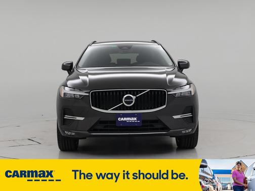 2022 Volvo XC60 B5 Momentum