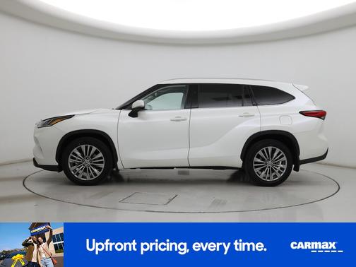 White 2021 Toyota Highlander Platinum