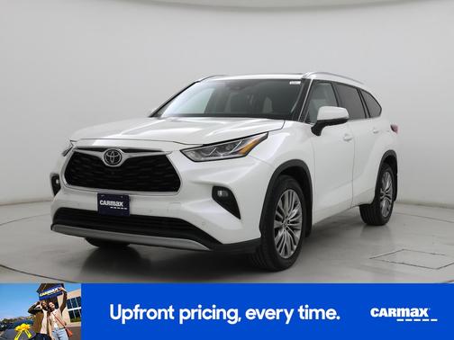 White 2021 Toyota Highlander Platinum