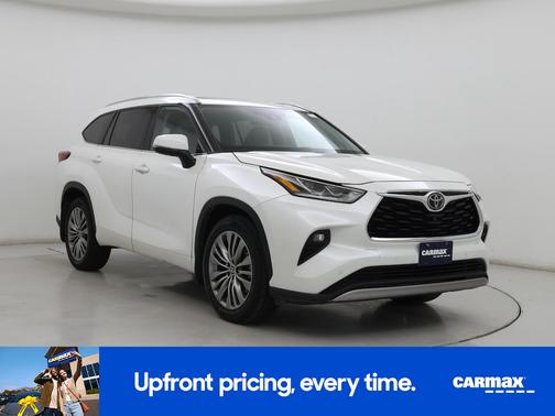 White 2021 Toyota Highlander Platinum