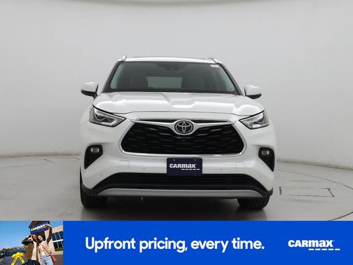 White 2021 Toyota Highlander Platinum
