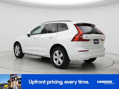 2022 Volvo XC60 B5 Momentum