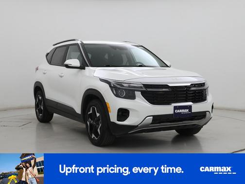 White 2025 Kia Seltos S