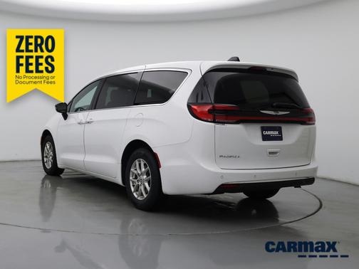 White 2025 Chrysler Pacifica Select