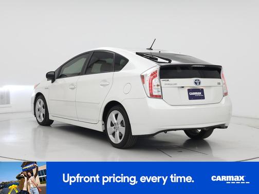 White 2014 Toyota Prius Five