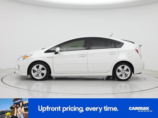 White 2014 Toyota Prius Five