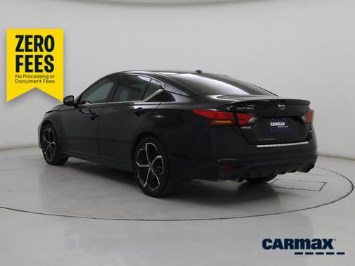 Black 2023 Nissan Altima SR