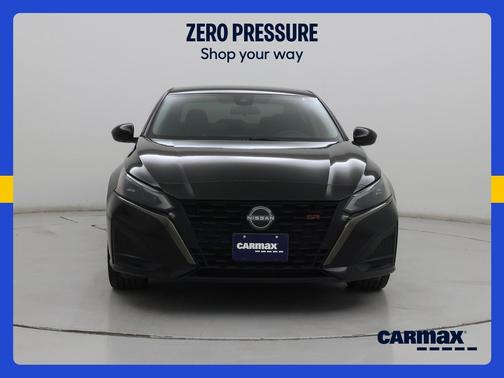 Black 2023 Nissan Altima SR