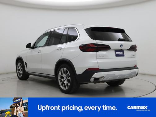 White 2024 BMW X5 xDrive40i