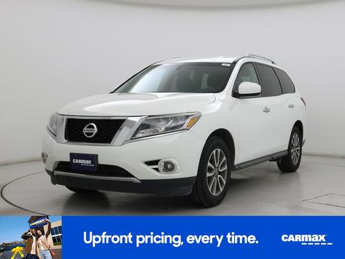 White 2016 Nissan Pathfinder SV