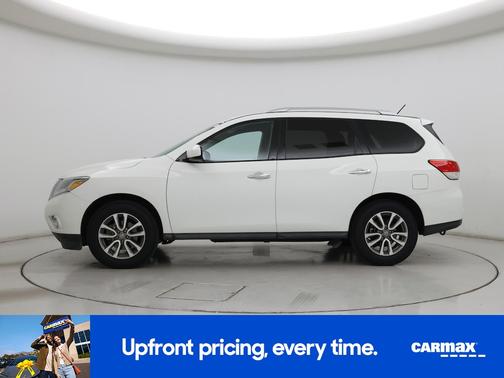 White 2016 Nissan Pathfinder SV