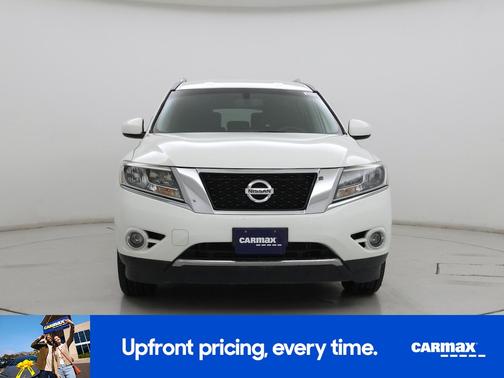 White 2016 Nissan Pathfinder SV