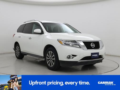 White 2016 Nissan Pathfinder SV