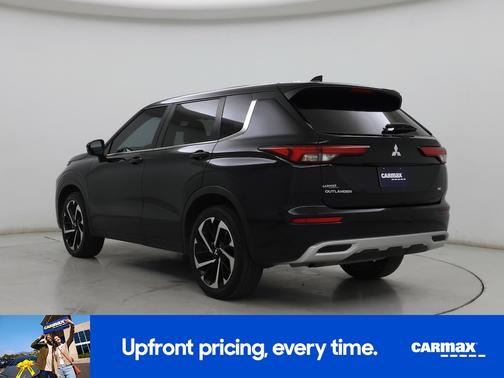 Black 2024 Mitsubishi Outlander SE