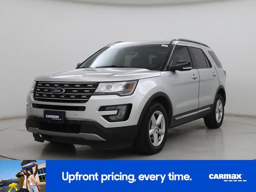 Gray 2016 Ford Explorer XLT